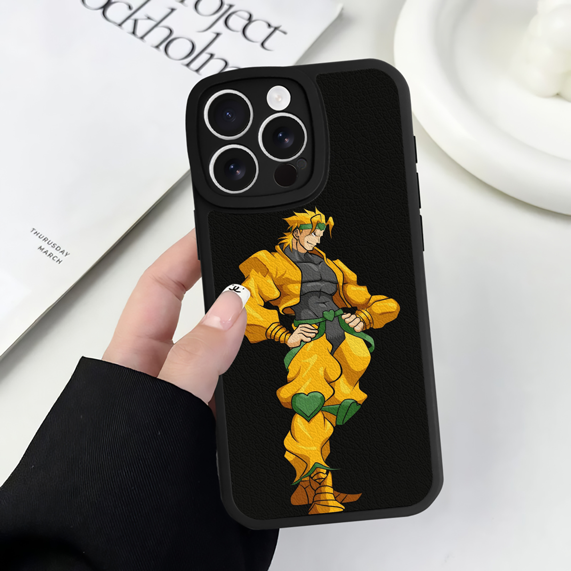 （画像用） ジョジョの奇妙な冒険 ディオ?ブランドー JoJo's Bizarre Adventure Dio Brando 【iPhone 16シリーズ対応】シリコンスマホケース（レザー調） 材質：シリコン